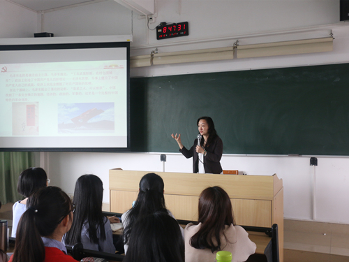 王琼书记给同学们讲解十九大的意义 王琼书记给同学们讲解十九大的意义